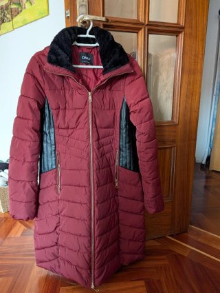 Cazadora Only roja con cuello de pelo