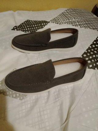 Mocasines ante hombre estilo clásico, gris fuerte.