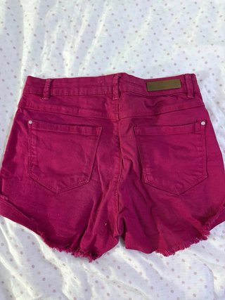 Pantalon vaquero corto granate