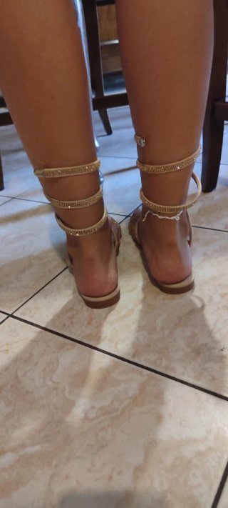 Sandalo alla schiava oro praticamente nuovo .