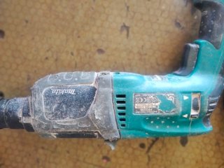 Taladro percutor Makita