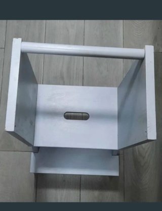 Torre de aprendizaje infantil gris