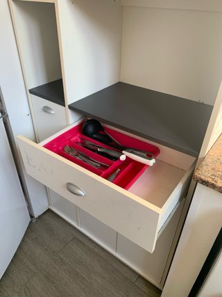 Estantería de madera para cocina