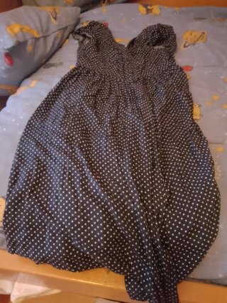 Vestido de lunares blanco y negro