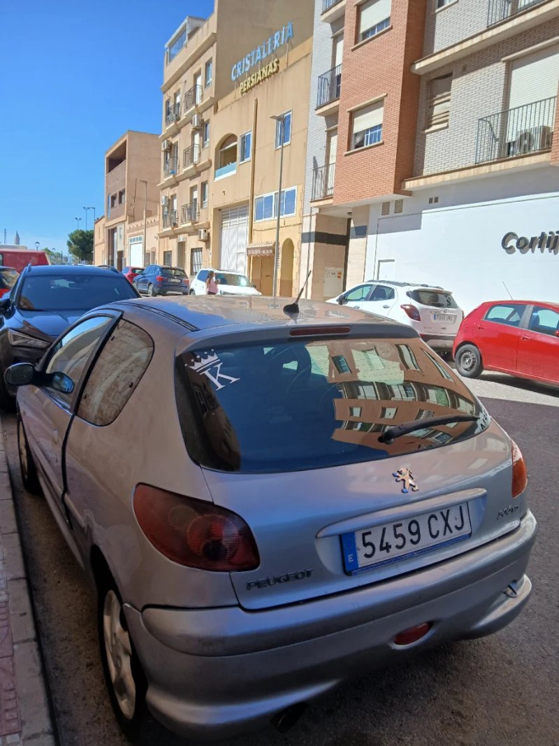 Peugeot 206 2004 - foto 1