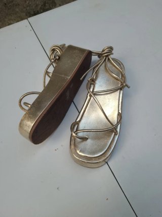 Sandalias doradas plataforma talla 40