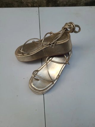 Sandalias doradas plataforma talla 40