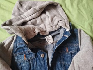 Chaqueta vaquera con capucha 9-10 años