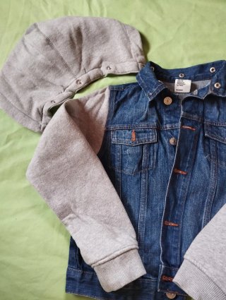 Chaqueta vaquera con capucha 9-10 años