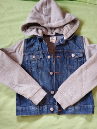 Chaqueta vaquera con capucha 9-10 años