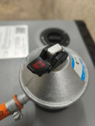 Estufa de Gas Llama Azul Negra