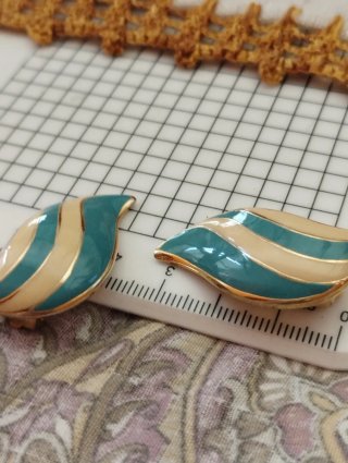 Orecchini vintage clip beige e blu