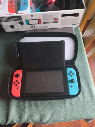 Nintendo Switch Roja y Azul