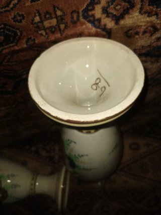 Coppia di antichi vasi decorati