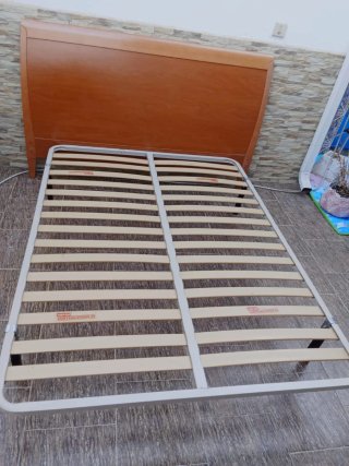 Somier Pikolin 135x182 con patas y cabecero