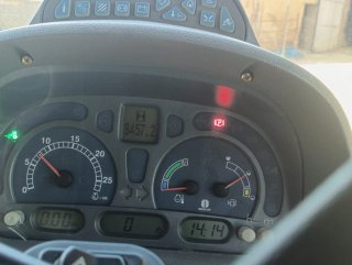 New Holland T7040