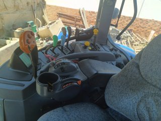 New Holland T7040