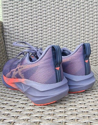 Zapatillas ASICS Novablast Talla 44