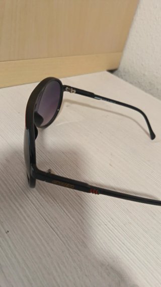 Gafas de sol Carrera negras y rojas