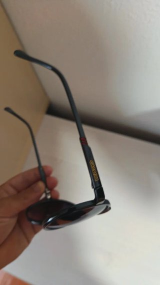 Gafas de sol Carrera negras y rojas