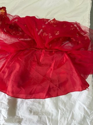 Vestido rojo infantil con flores