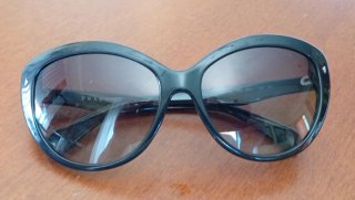 Occhiali da sole Prada SPR 21N donna neri