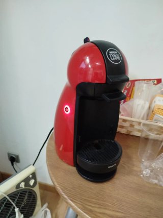 Cafetera Dolce Gusto Roja