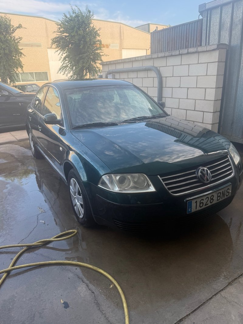 Volkswagen Passat 2003 - foto 1