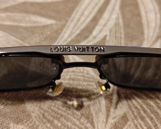 Occhiali da sole Louis Vuitton neri e argento