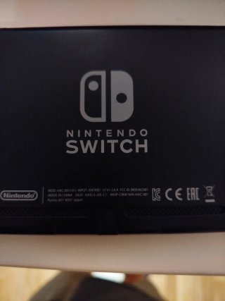 Nintendo Switch V2+Mario Kart 8 Deluxe+Hogwarts