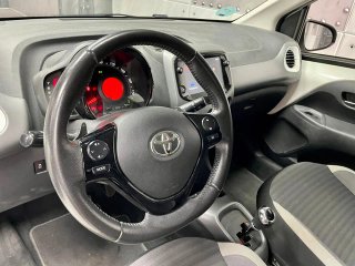 Toyota Aygo 1.0 70 x-play