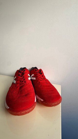 Zapatilla Kelme Roja y Blanca