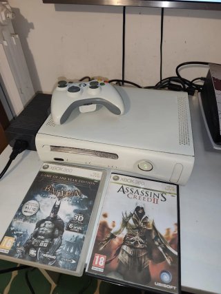 Xbox 360 Fat + Controller + 2Giochi (Batman & AC2)