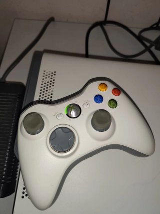 Xbox 360 Fat + Controller + 2Giochi (Batman & AC2)