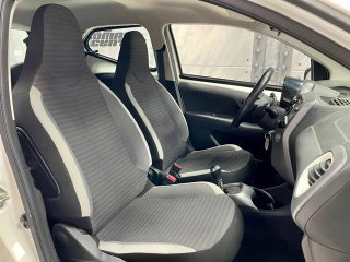 Toyota Aygo 1.0 70 x-play