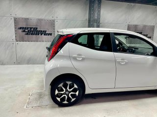 Toyota Aygo 1.0 70 x-play