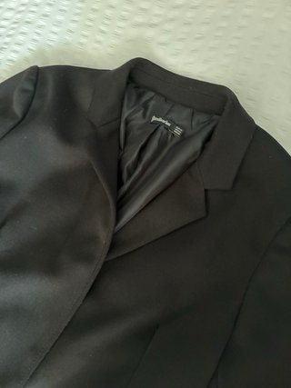 Lote Ropa: Chaqueta Negra y Sudadera Morada