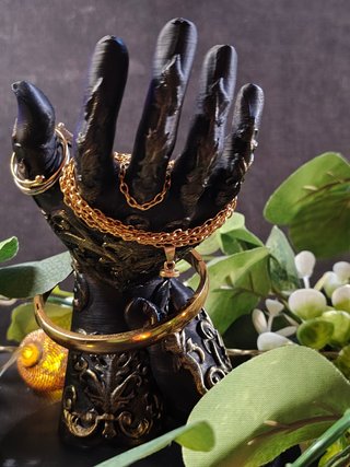 Supporto per gioielli a mano ornamentale 3D