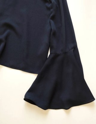 Blusa Zara manga acampanada negra
