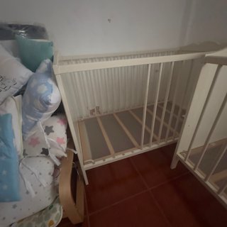 Cuna blanca para bebé