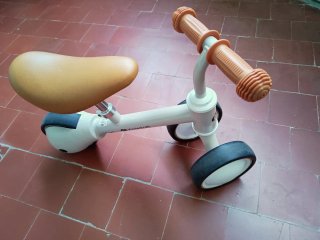 Bicicleta infantil de equilibrio