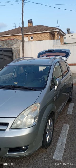 Toyota corolla verso  2005