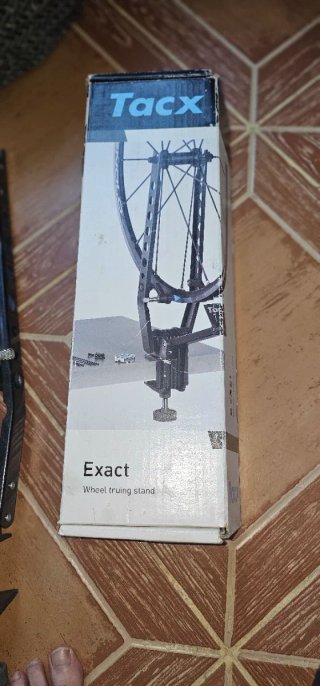 Alineador de ruedas de bicicletas Tacx