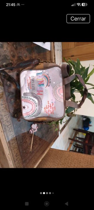 Bolso marrón y multicolor