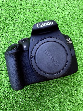 Canon EOS 2000D Kit EF-S 18-55mm III