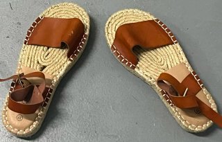 Sandalias de esparto y polipiel marrón