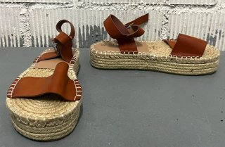 Sandalias de esparto y polipiel marrón