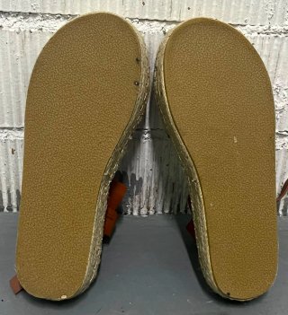 Sandalias de esparto y polipiel marrón