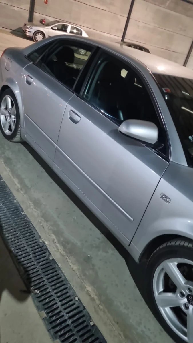 Audi A4 2001 - foto 1