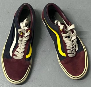 Deportivas Vans granates y negras